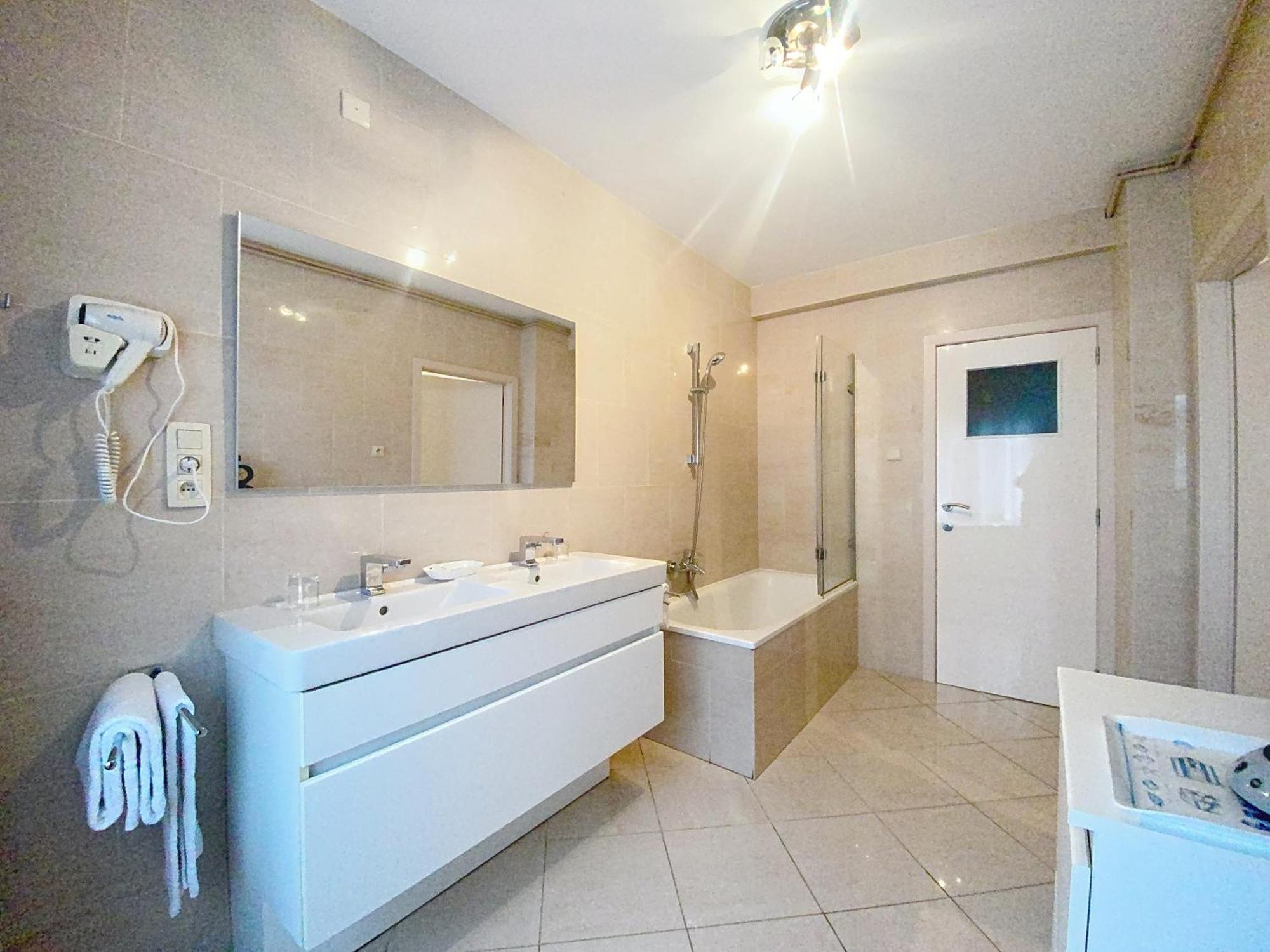 Gastenkamers Centersuites Oostduinkerke Exteriör bild