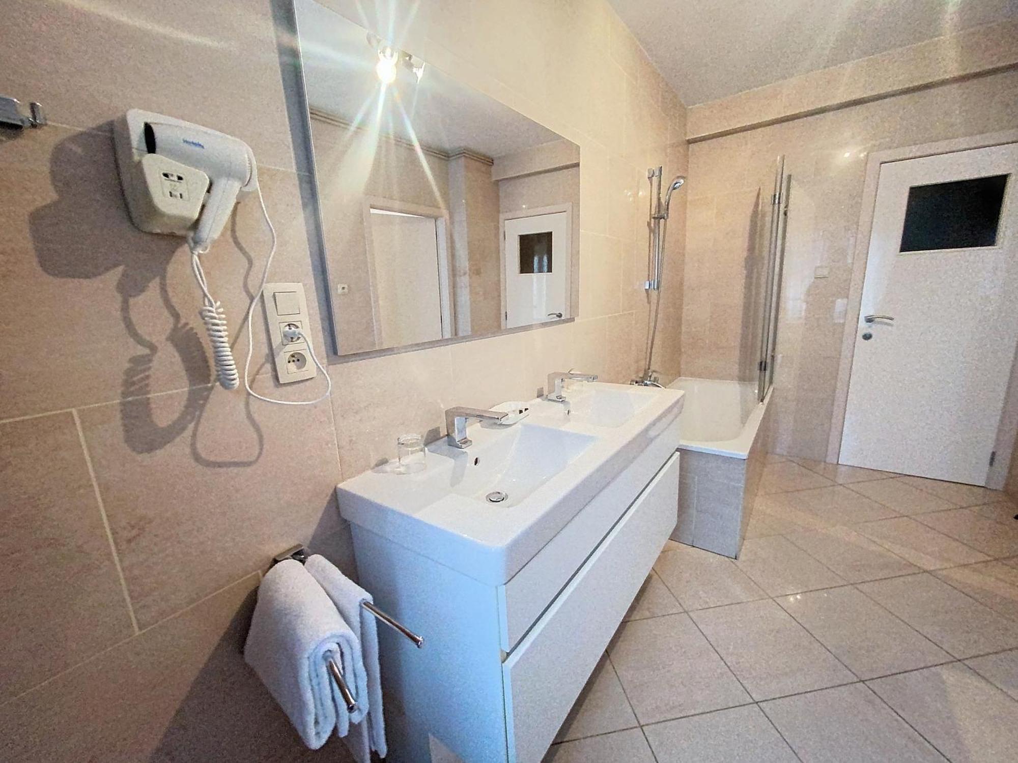 Gastenkamers Centersuites Oostduinkerke Exteriör bild
